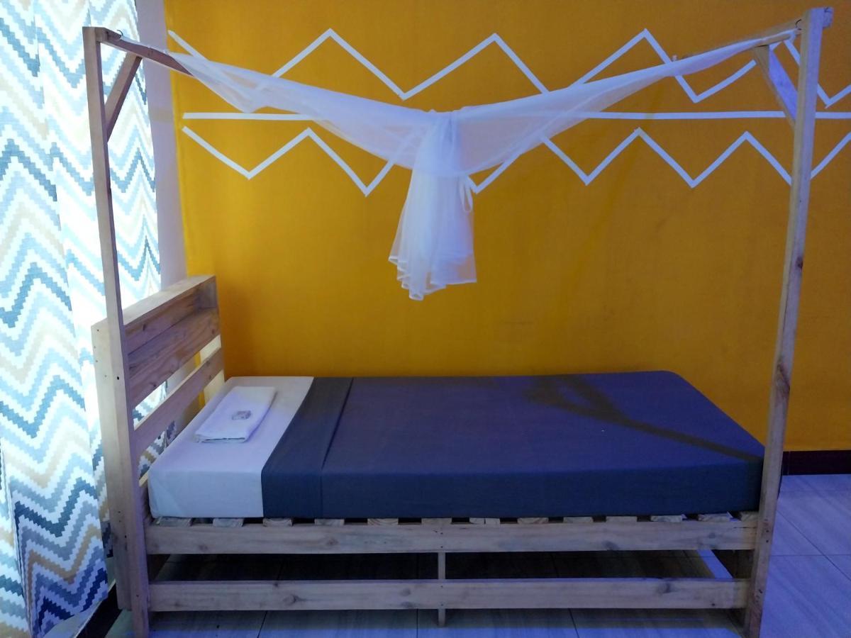 L&J Modern Backpackers Kigamboni Beach House Bed & Breakfast Dar es Salaam Ngoại thất bức ảnh