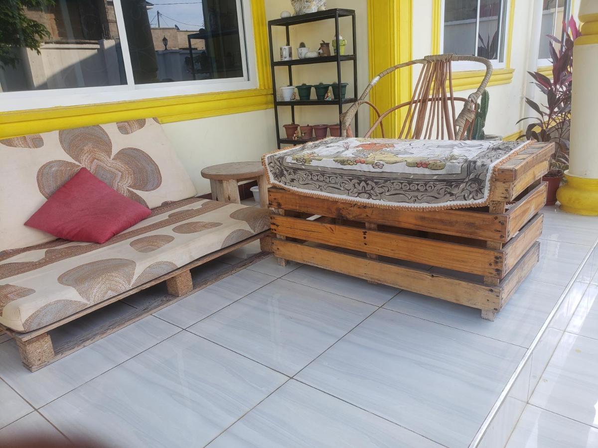 L&J Modern Backpackers Kigamboni Beach House Bed & Breakfast Dar es Salaam Ngoại thất bức ảnh