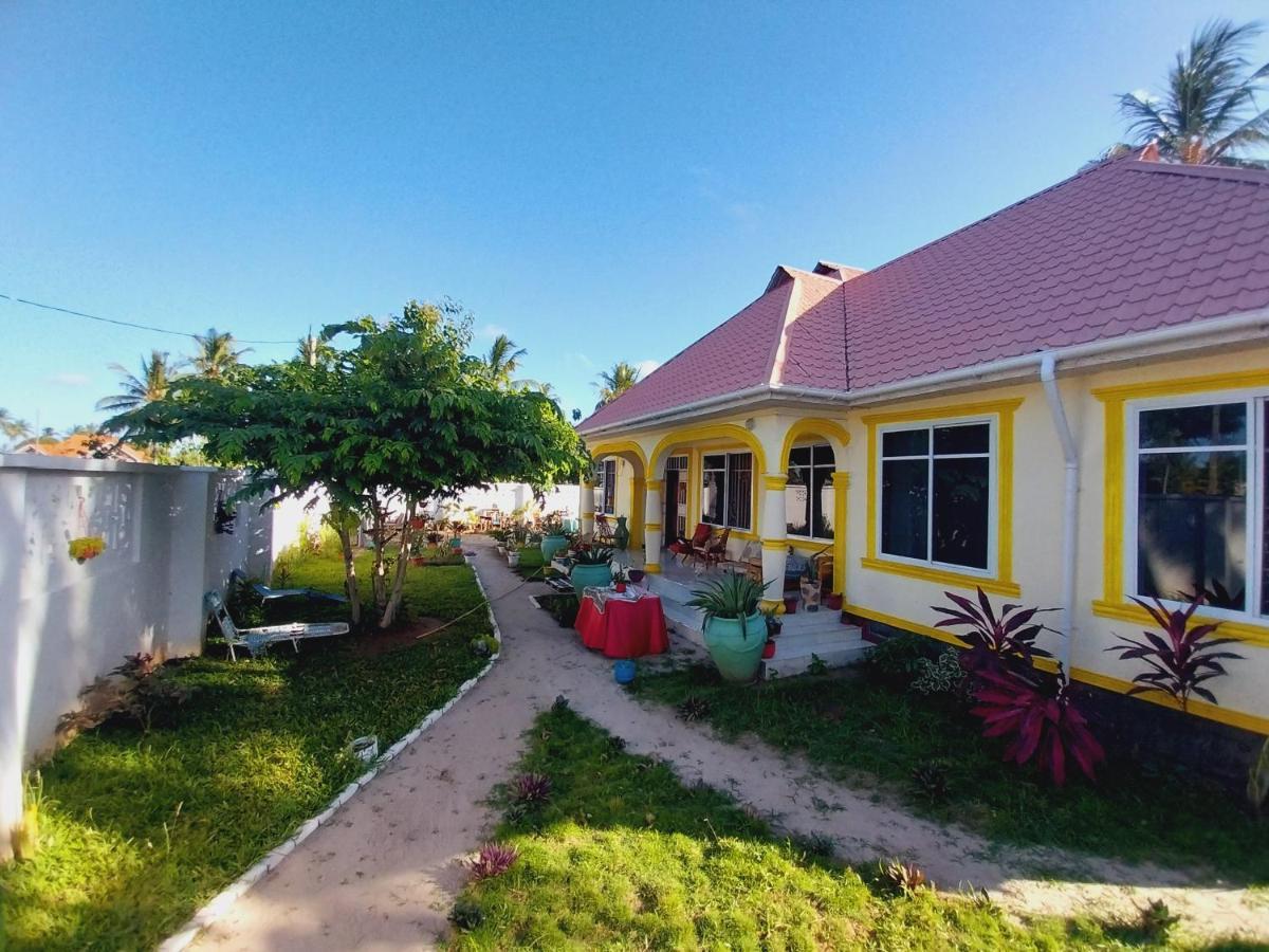 L&J Modern Backpackers Kigamboni Beach House Bed & Breakfast Dar es Salaam Ngoại thất bức ảnh